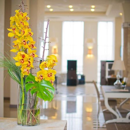 Superior Golf And Spa Resort Harkiv Exterior foto