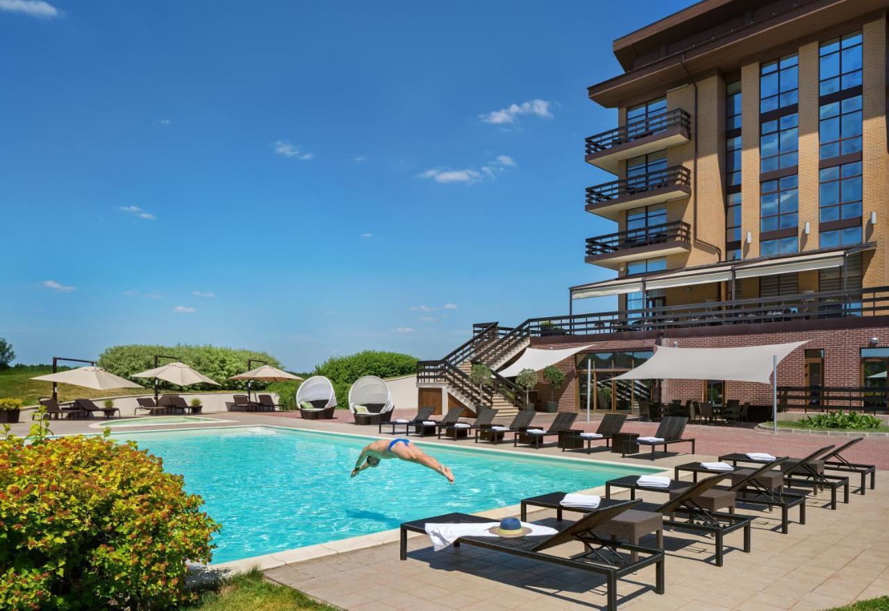 Superior Golf And Spa Resort Harkiv Exterior foto