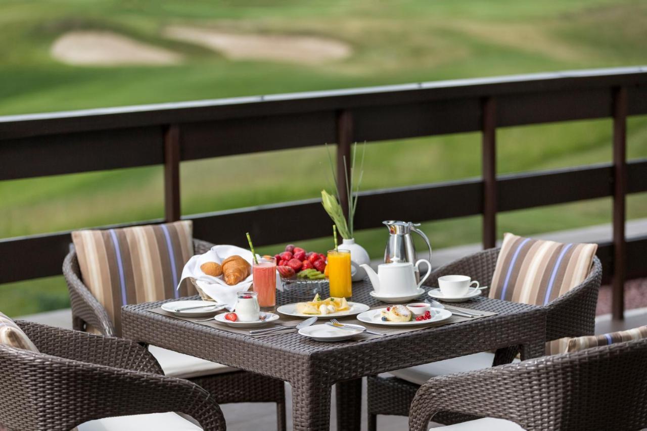 Superior Golf And Spa Resort Harkiv Exterior foto