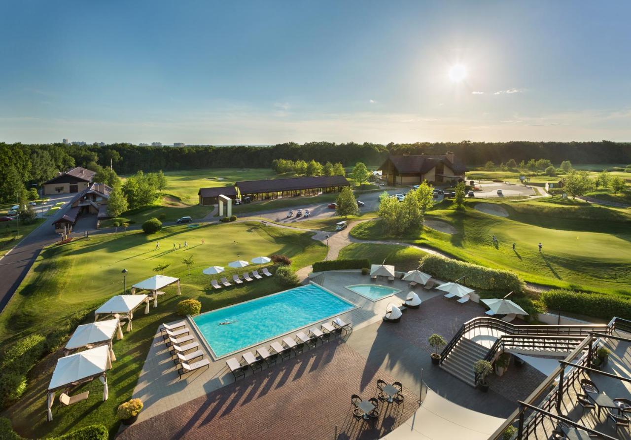 Superior Golf And Spa Resort Harkiv Exterior foto