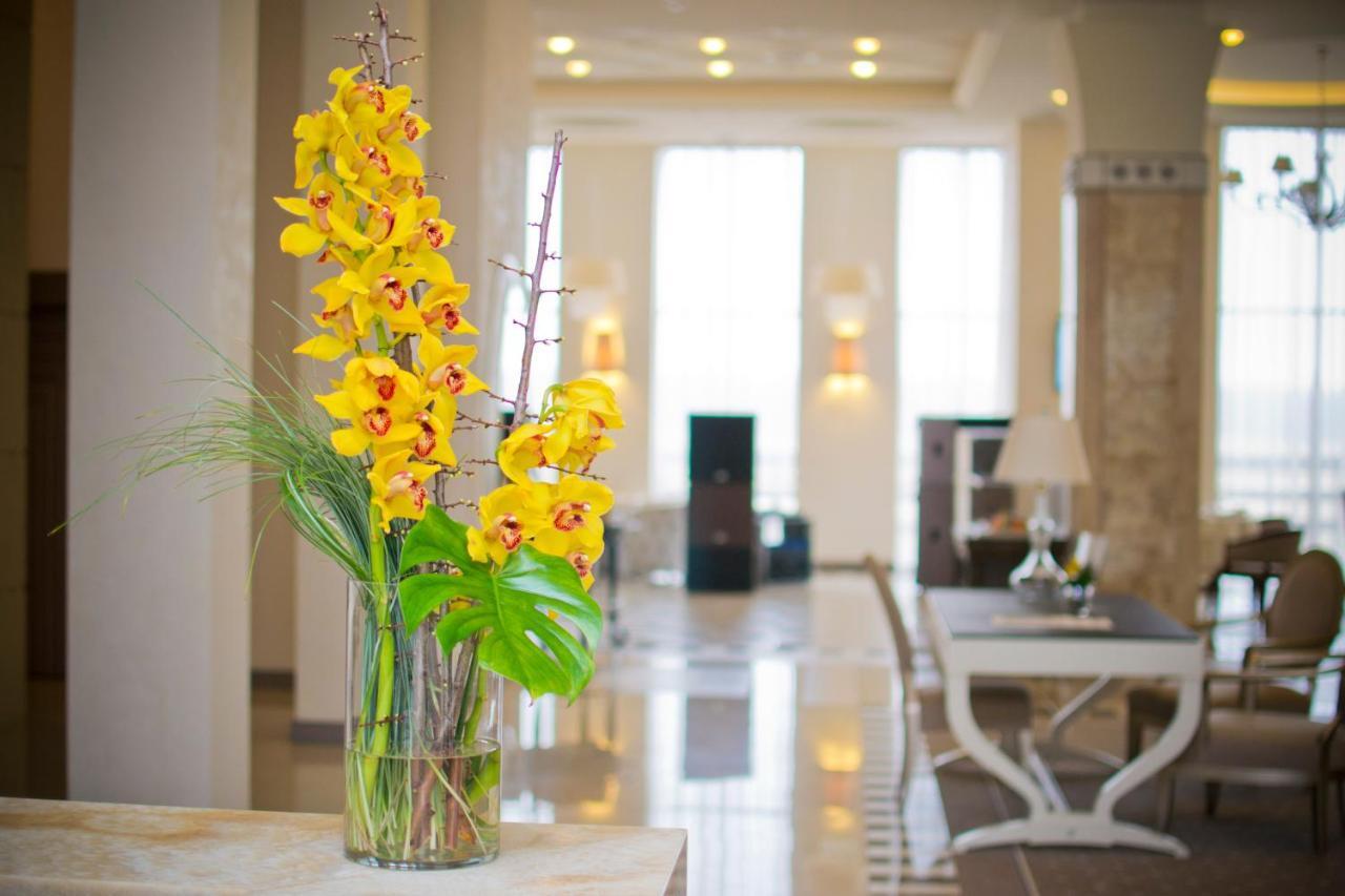 Superior Golf And Spa Resort Harkiv Exterior foto